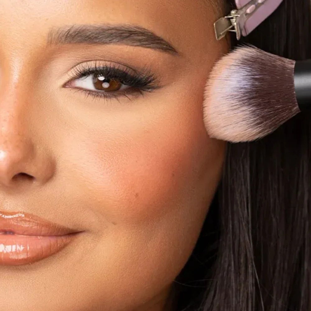 Brushworks No. 10 Bronzer Brush - Image 2