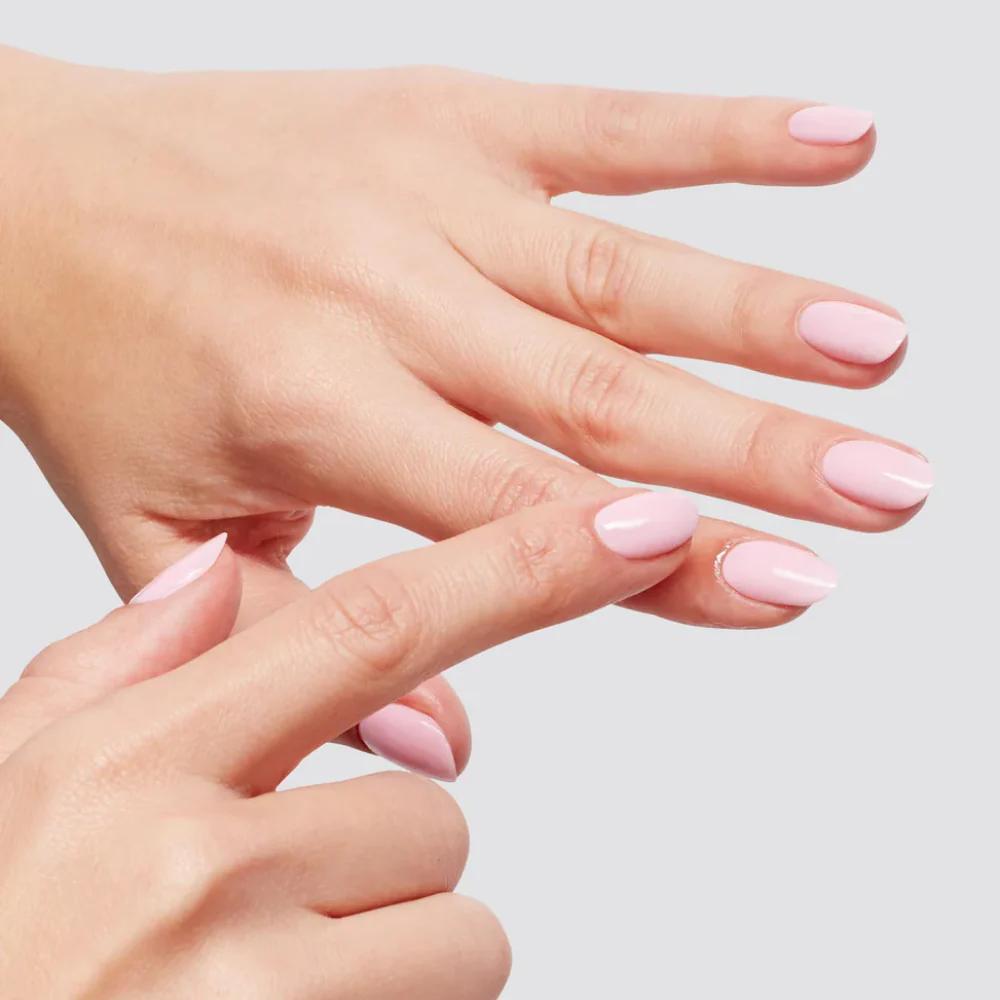 OPI Nature Strong Glow Up Nail & Cuticle Oil 8ml - Image 3
